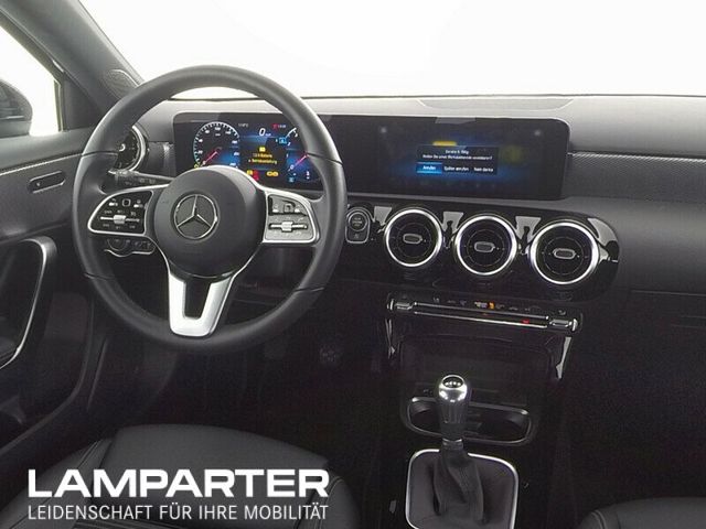 Fahrzeugabbildung Mercedes-Benz A 180 PRO/NAV/SPUR/TEMP/PTS/K.Mietw/SH/L&S/Klima