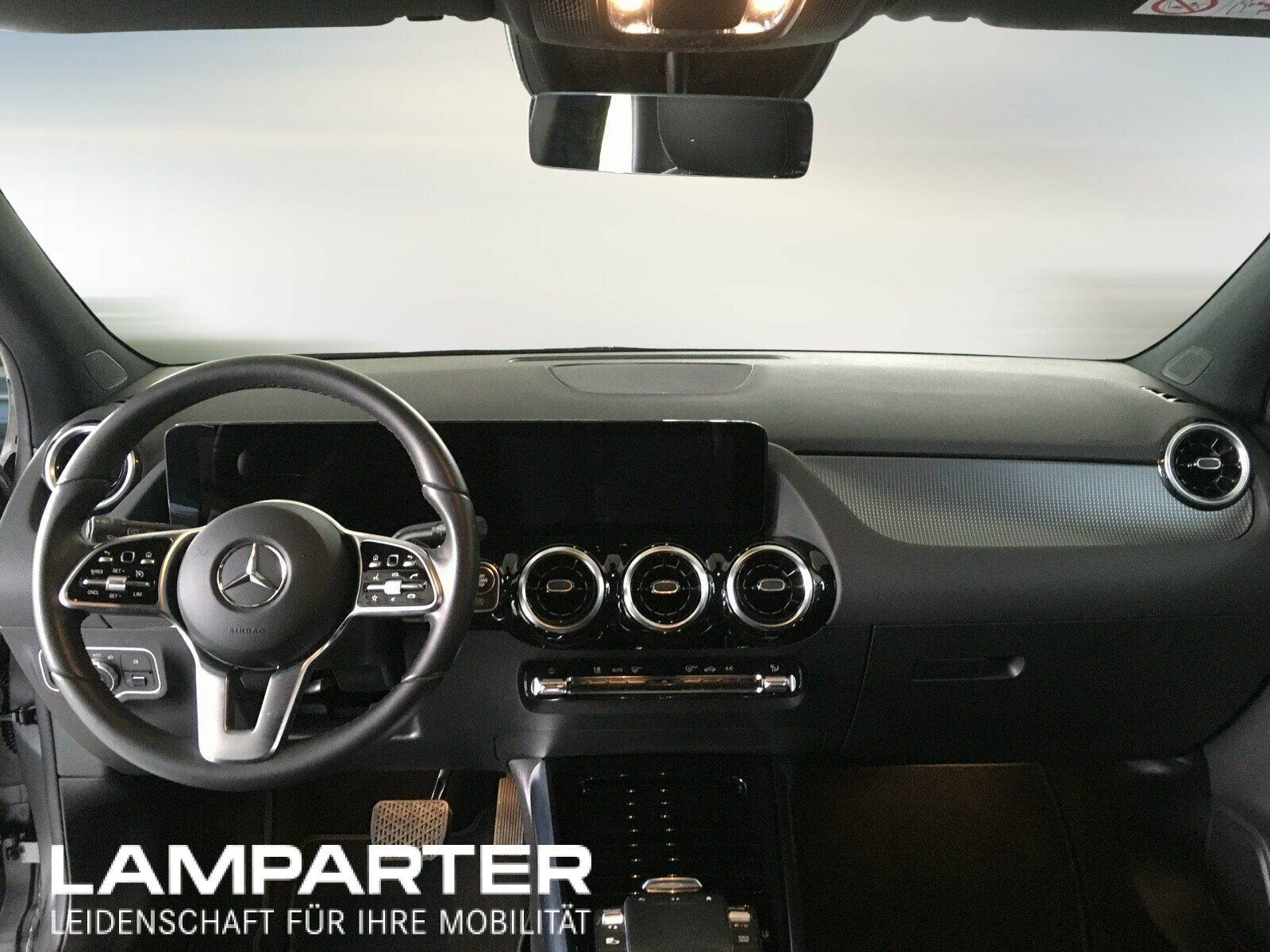 Fahrzeugabbildung Mercedes-Benz GLA 180 PRO/AUT-7G/NAV/LED/SPU/TEMP/PTS/KAM/SpP/