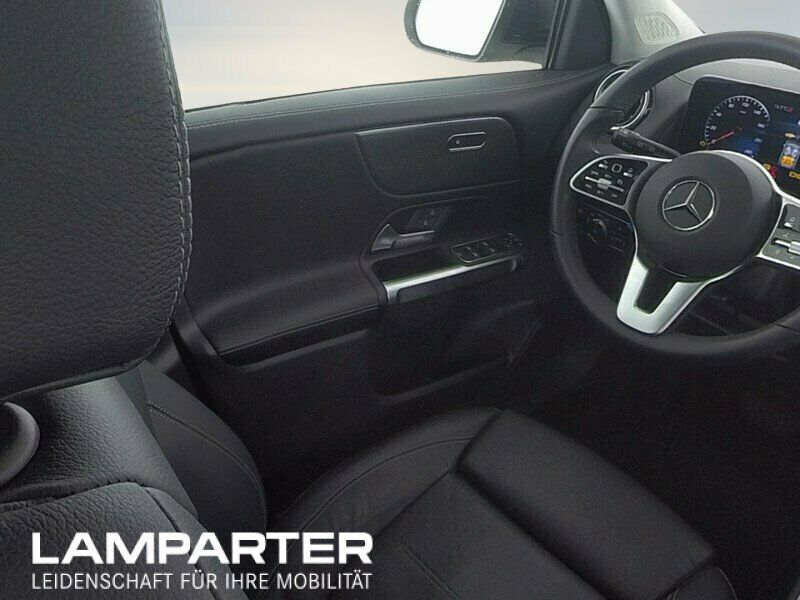 Fahrzeugabbildung Mercedes-Benz GLB 180 PRO/AUT-7G/NAV/LEDER/AHK/PTS/KAM/SpP/SH